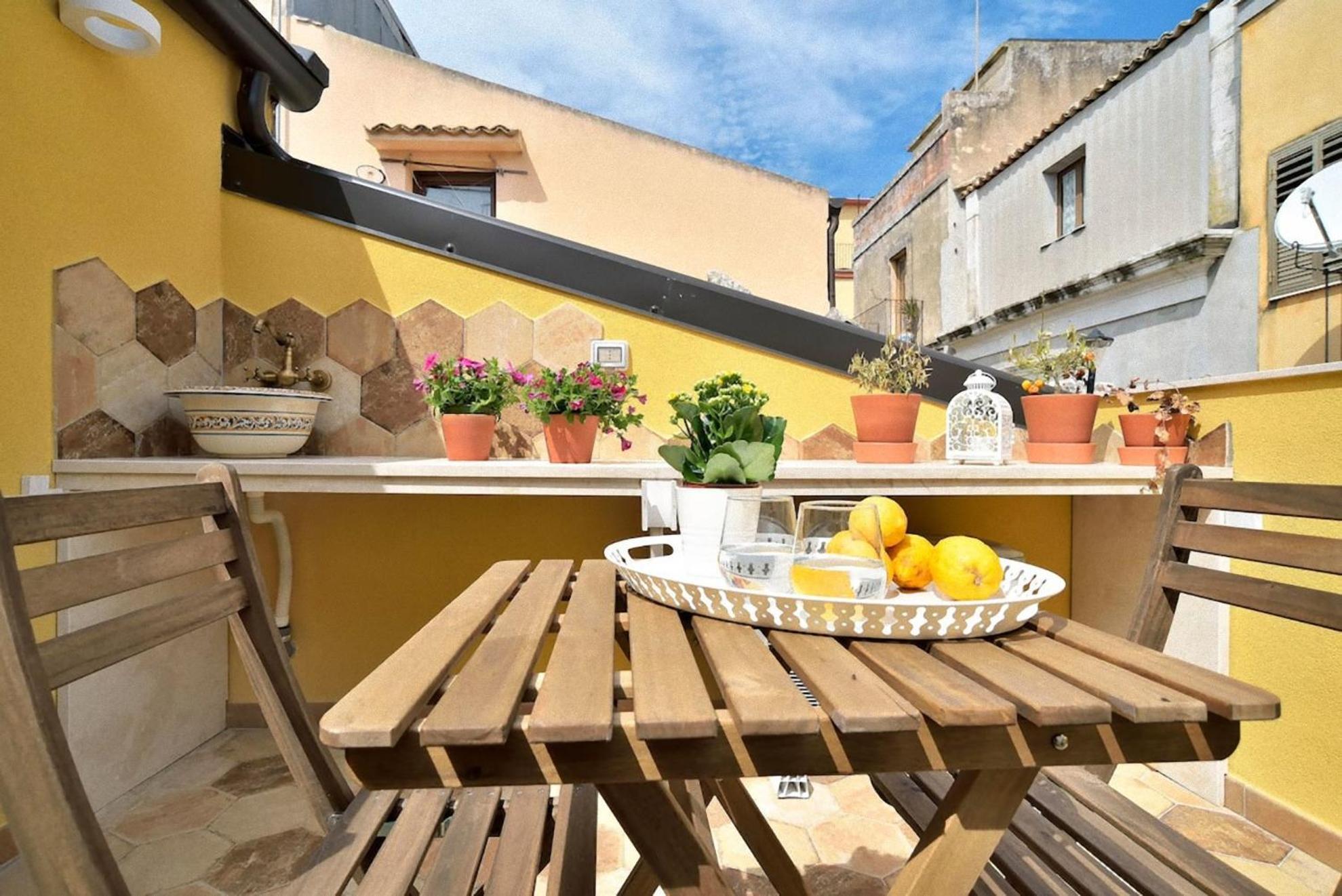 Ragusa Exclusive Flat With Terrace & Bbq Exterior foto